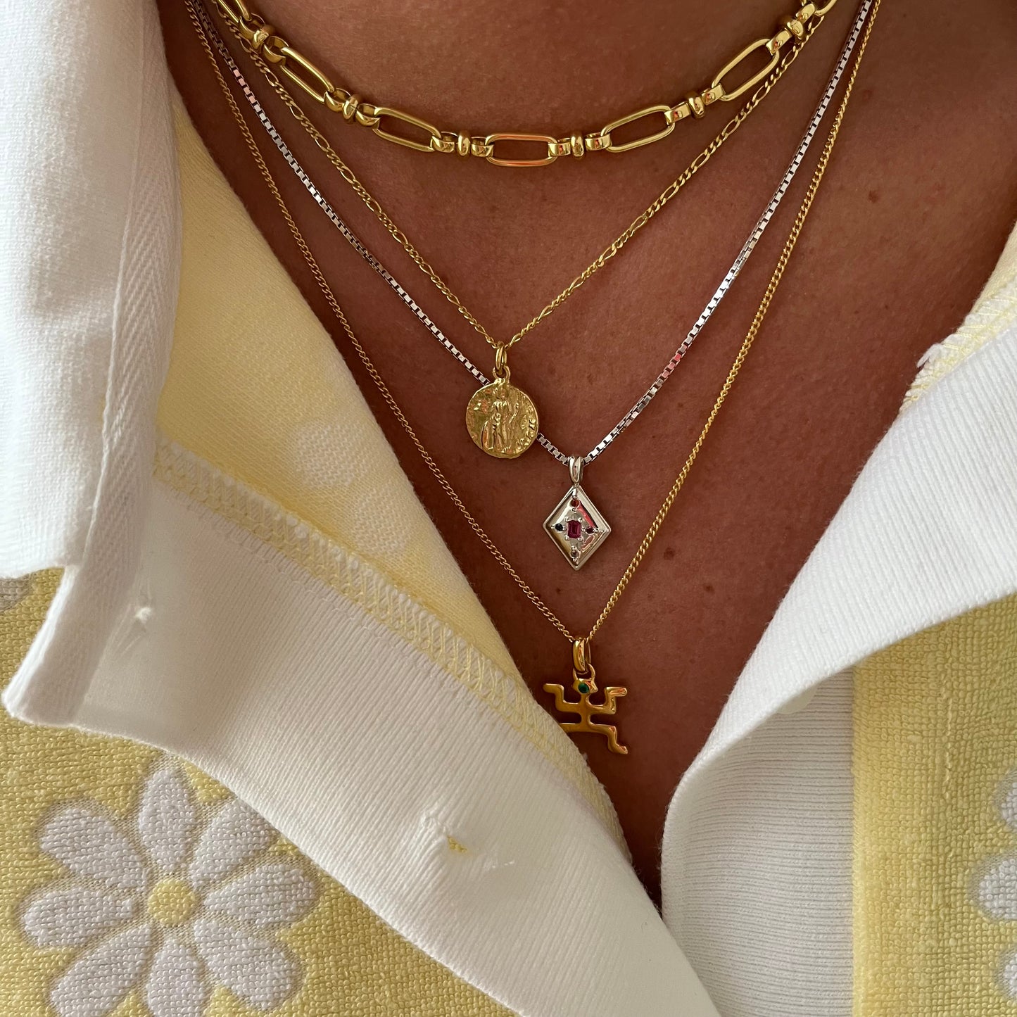 Radiant necklace silver