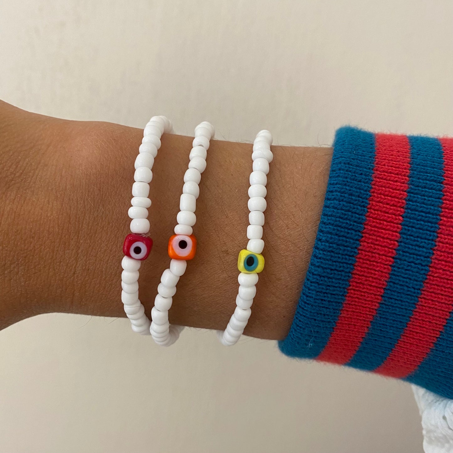 White eye bracelet