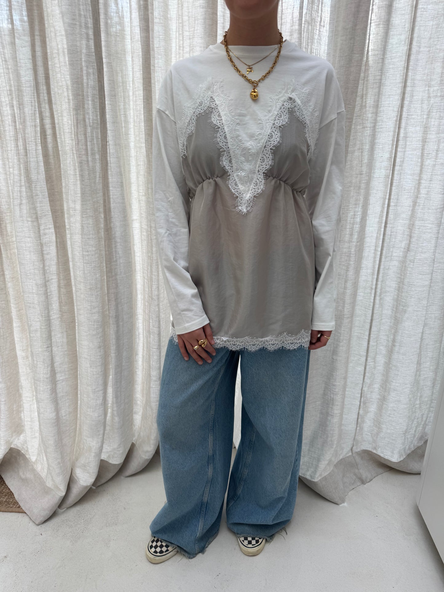V tee