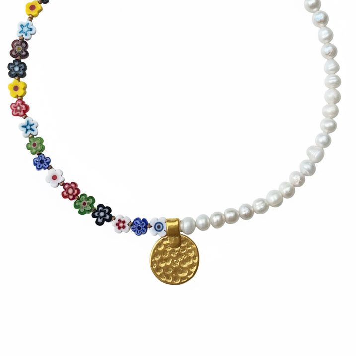 Flower pearl necklace