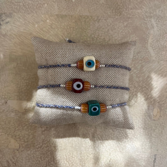 Eye bracelet