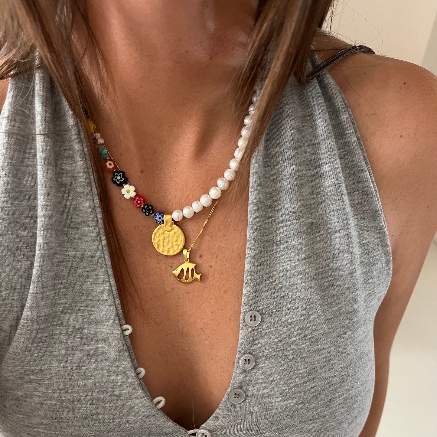 Flower pearl necklace