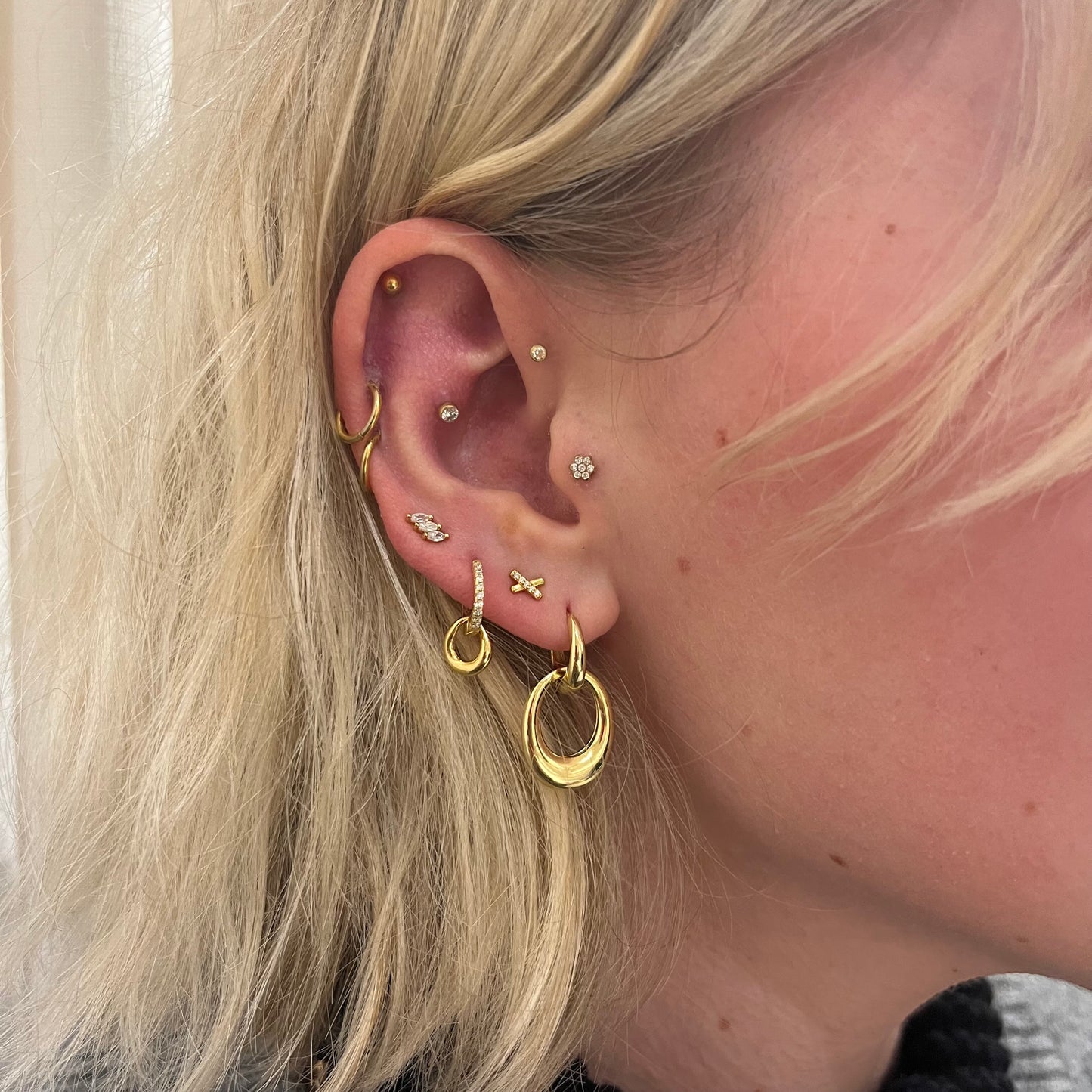 Double oval hoop gold