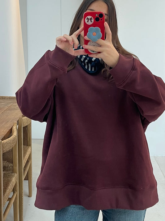 Oversized burgundy sweatshirt