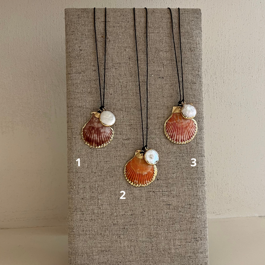 Shell pearl necklace