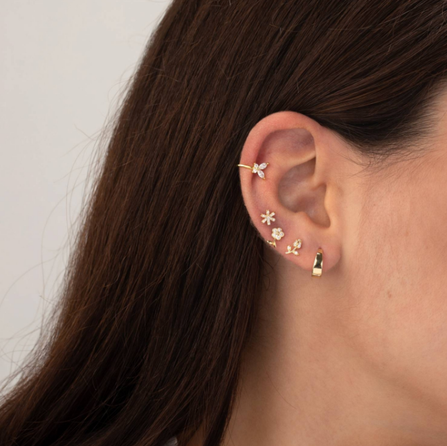 Flower stud gold